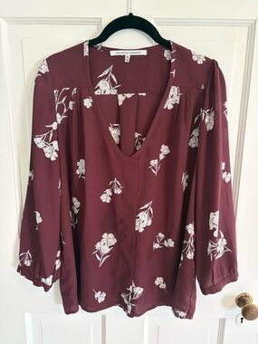 Burgundy and White Floral V-Neck Half Sleeve Blouse